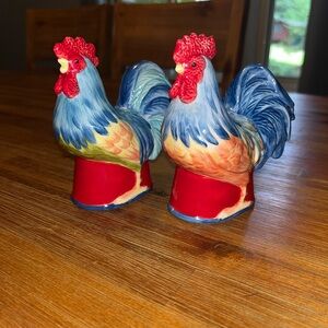Rooster salt and pepper shakers, brand new, never used!